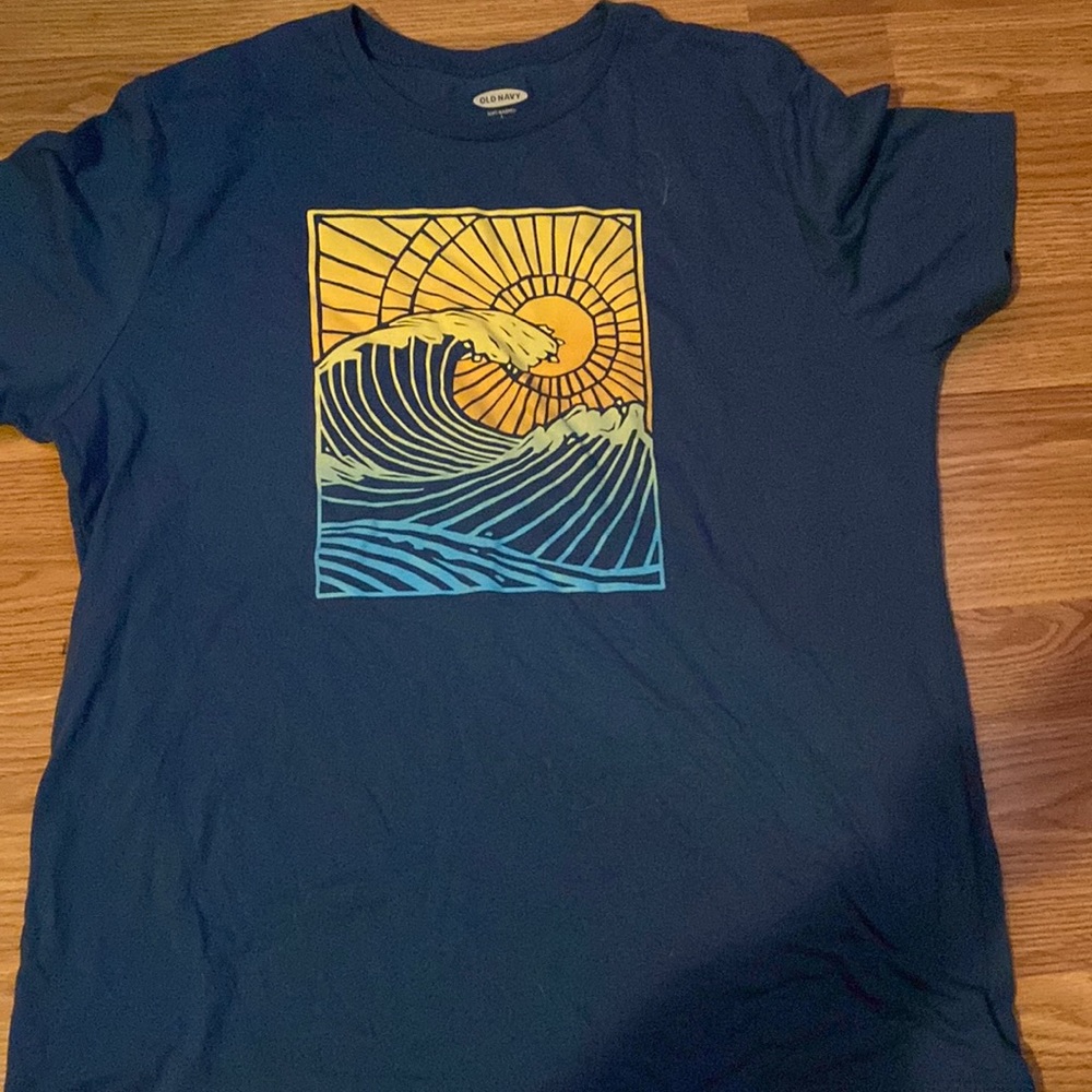 Old Navy t-shirt